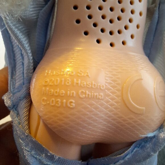 2018 Disney Frozen 2 Singing‎ Elsa Musical Fashion Doll Tested Works - Picture 4 of 10